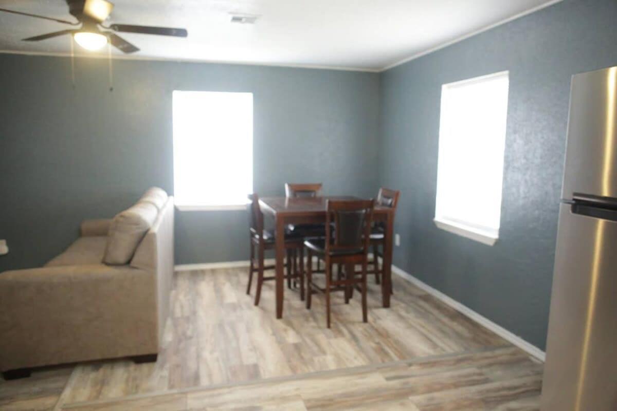 1 Bedroom With A Fireplace Close To Base Lawton Bagian luar foto